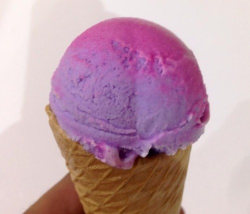 Shades of pink: the Xamaleón ice cream in action. (Courtesy: IceXperience)
