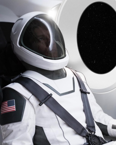 Photograph posted by Elon Musk of SpaceX astronaut suit